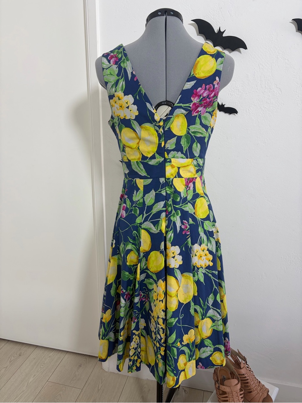 Betsey Johnson 100% Cotton Lemon Floral Fit & Flare Dress Size 4 - Picture 2 of 6